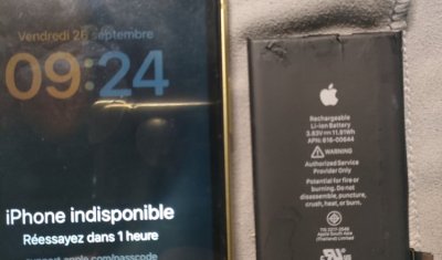 Remplacement d'une batterie d'un iPhone 11 à Pineuilh
