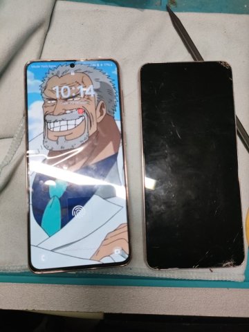 Changement d'écran d'un Samsung S21 5G à Bonneville-et-Saint-Avit-de-Fumadières