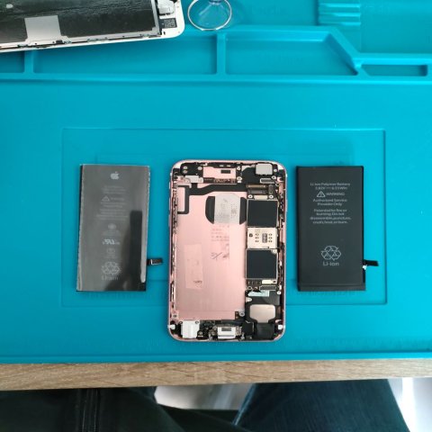 Changement de batterie iPhone 6S à Pineuilh