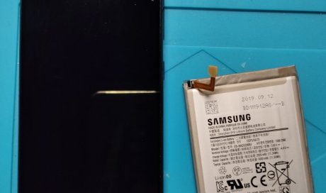 Changement de batterie Samsung A20e à Montpon-Ménestérol