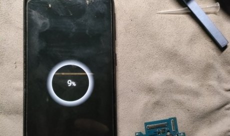 Changement du connecteur de charge d'un Samsung A 40 à Pellegrue